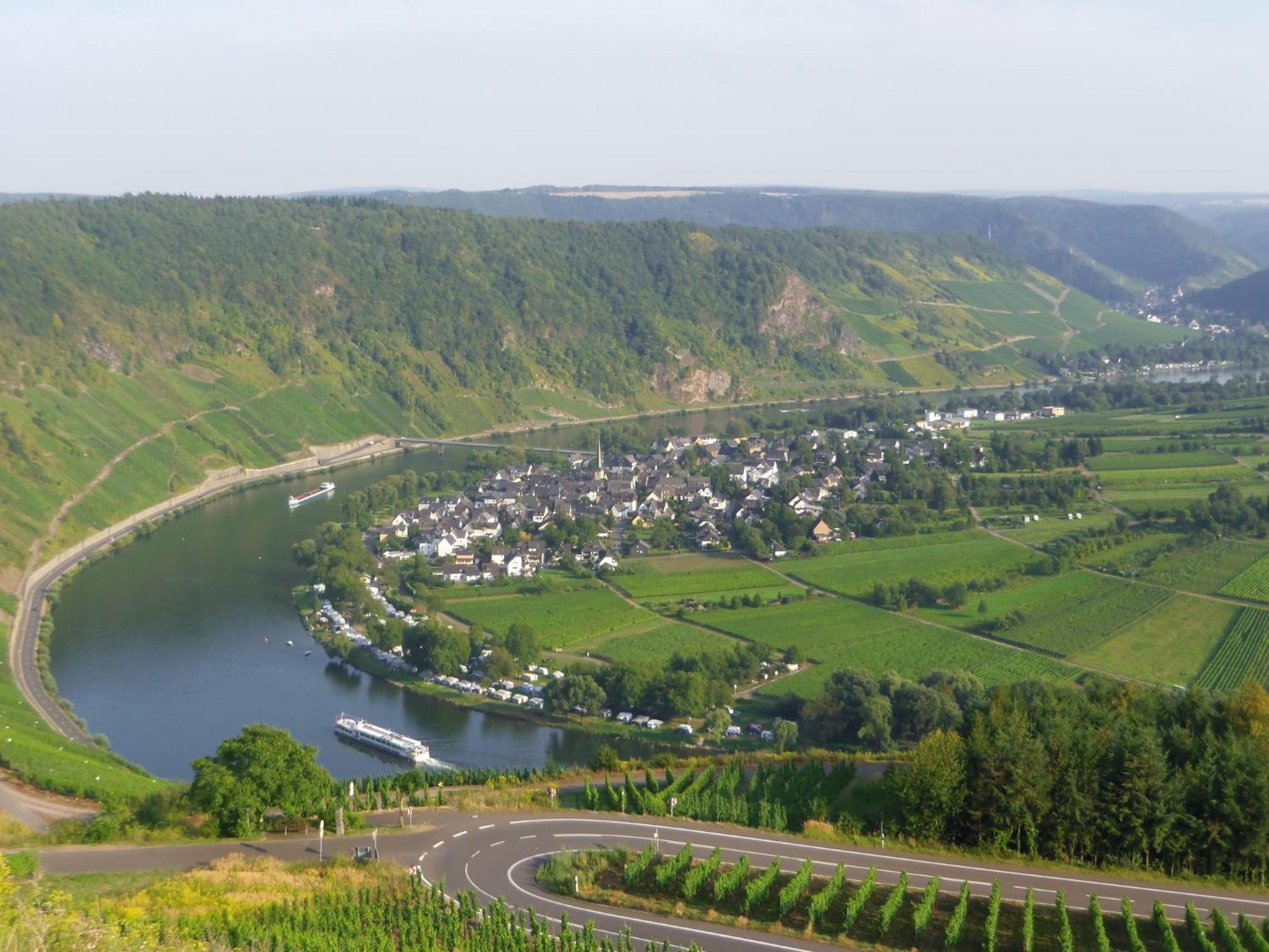 Comfortable Apartment In Ediger Eller Eifel Sankt Aldegund Exterior foto
